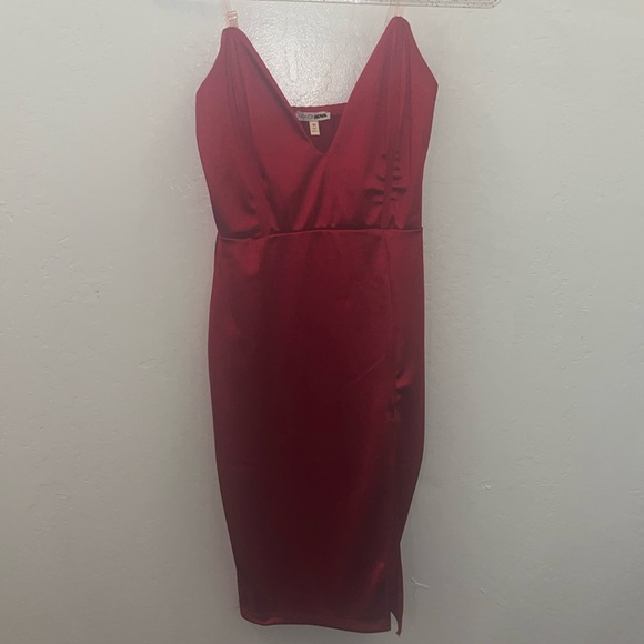 Satin Red dress - Picture 2 of 6